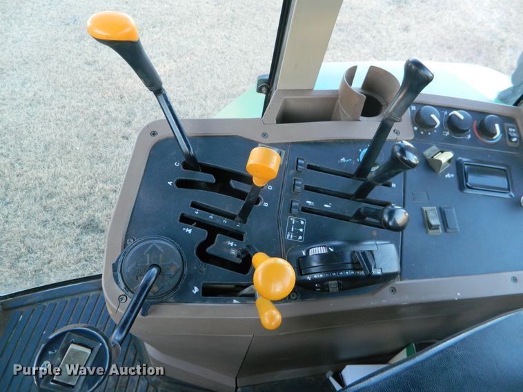 image for item DE4370 2001 John Deere 7610 MFWD tractor