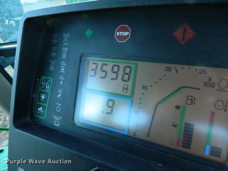 image for item DE4370 2001 John Deere 7610 MFWD tractor