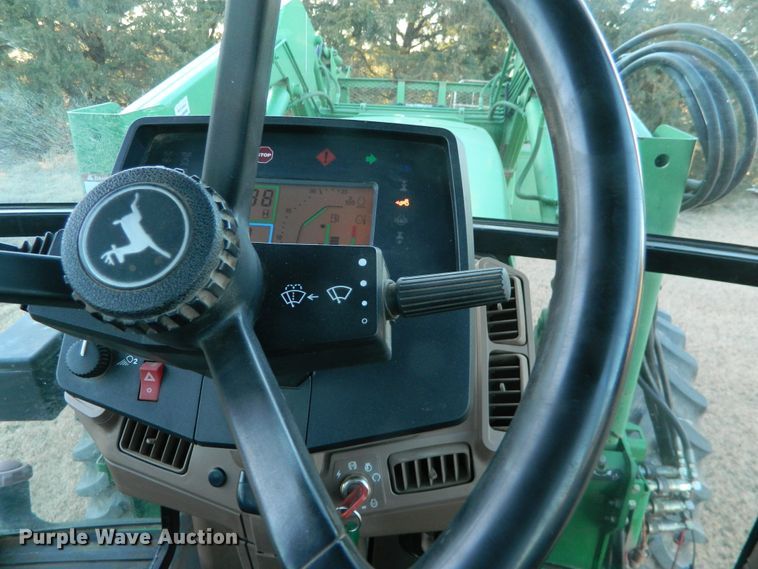 image for item DE4370 2001 John Deere 7610 MFWD tractor