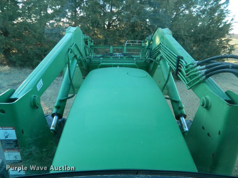 image for item DE4370 2001 John Deere 7610 MFWD tractor