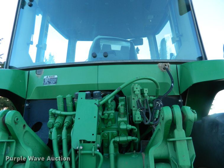 image for item DE4370 2001 John Deere 7610 MFWD tractor