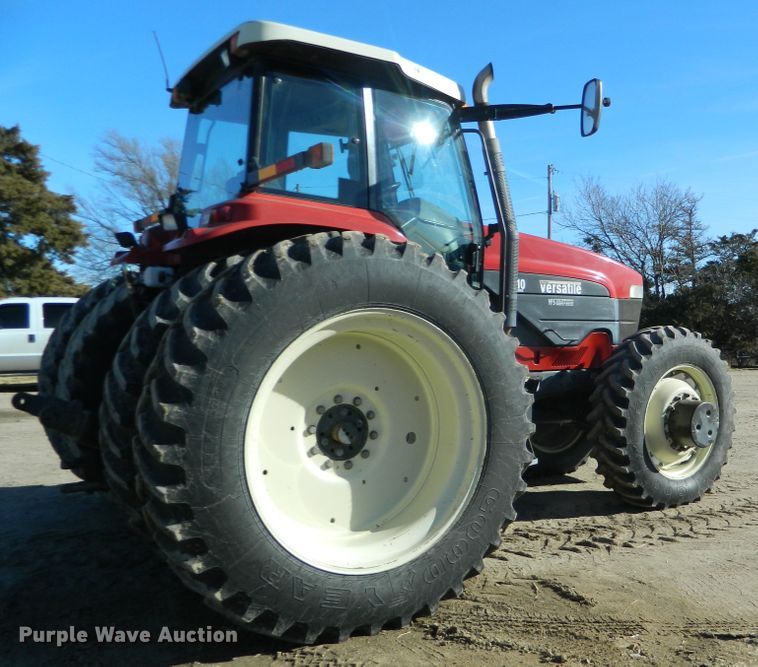 image for item DE4382 2002 Versatile 2210 MFWD tractor