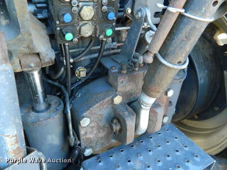 image for item DE4382 2002 Versatile 2210 MFWD tractor