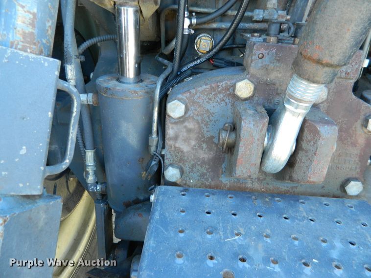 image for item DE4382 2002 Versatile 2210 MFWD tractor