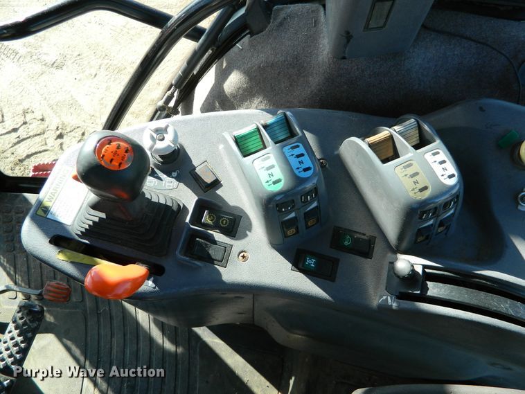 image for item DE4382 2002 Versatile 2210 MFWD tractor