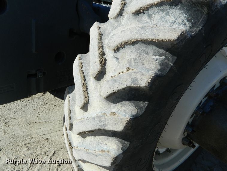 image for item DE4382 2002 Versatile 2210 MFWD tractor