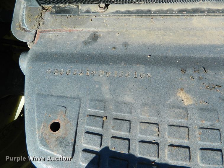 image for item DE4382 2002 Versatile 2210 MFWD tractor