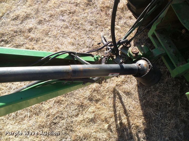 image for item DG0409 2004 John Deere 567 round baler