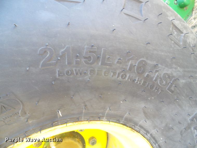 image for item DG0409 2004 John Deere 567 round baler