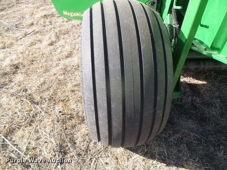 image for item DG0409 2004 John Deere 567 round baler