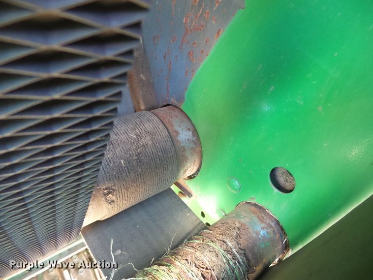 image for item DG0409 2004 John Deere 567 round baler