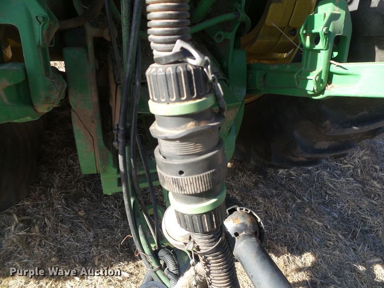image for item DG0409 2004 John Deere 567 round baler