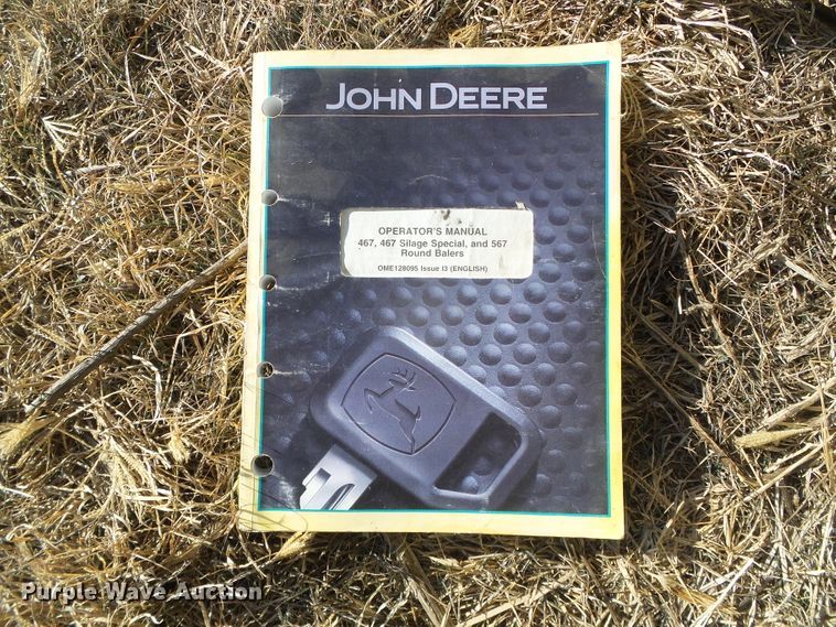 image for item DG0409 2004 John Deere 567 round baler