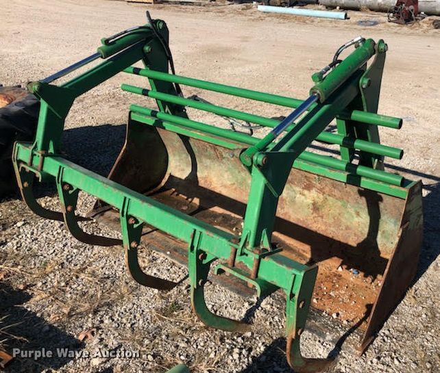 image for item DG5549 John Deere grapple bucket