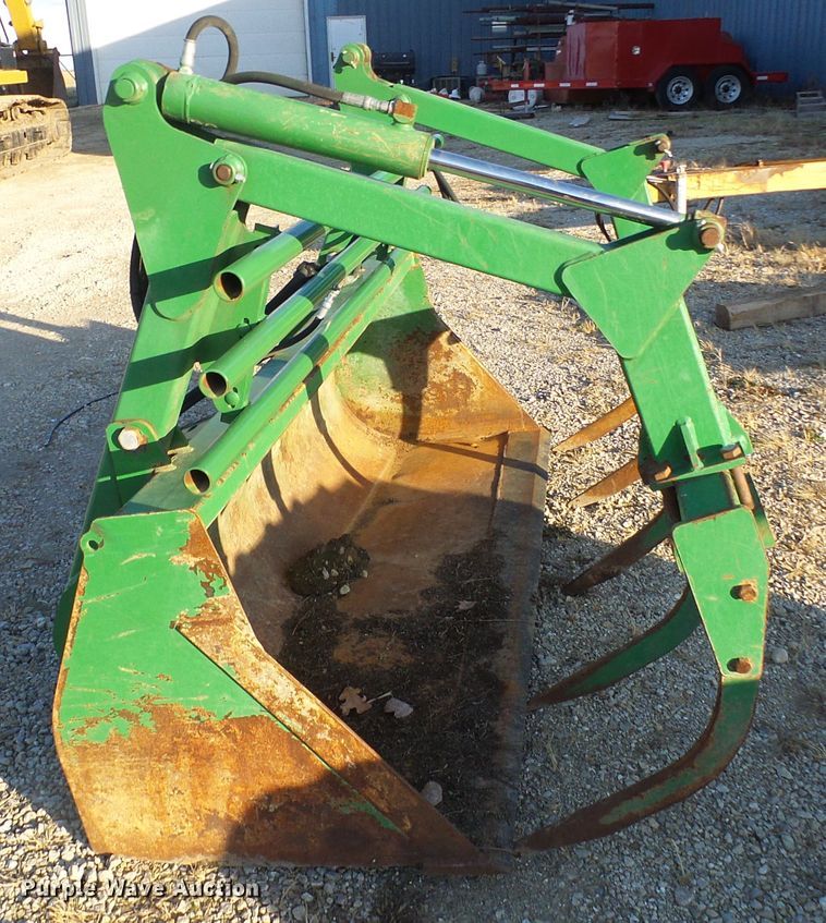 image for item DG5549 John Deere grapple bucket