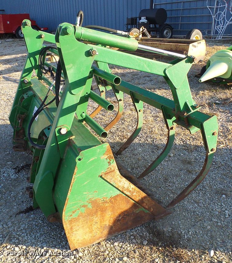 image for item DG5549 John Deere grapple bucket