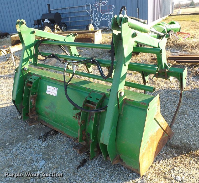 image for item DG5549 John Deere grapple bucket