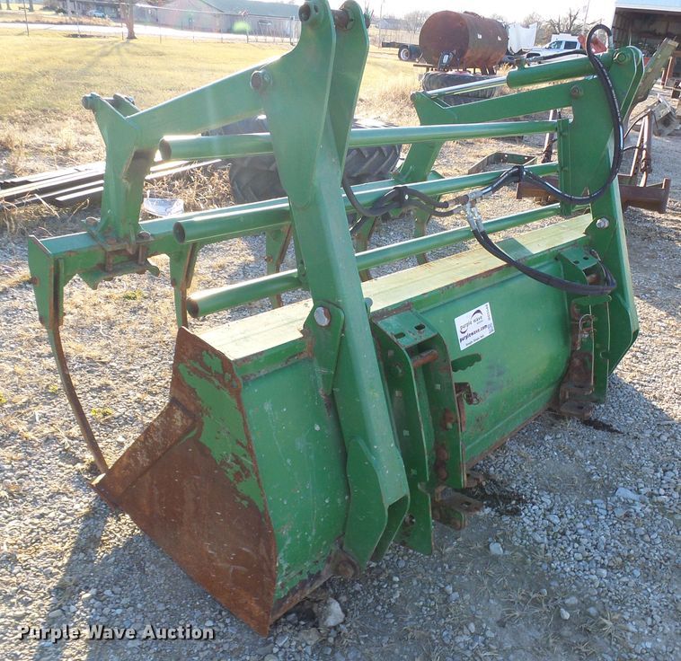 image for item DG5549 John Deere grapple bucket
