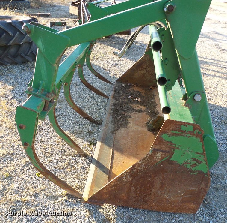 image for item DG5549 John Deere grapple bucket