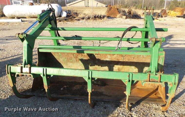 image for item DG5549 John Deere grapple bucket