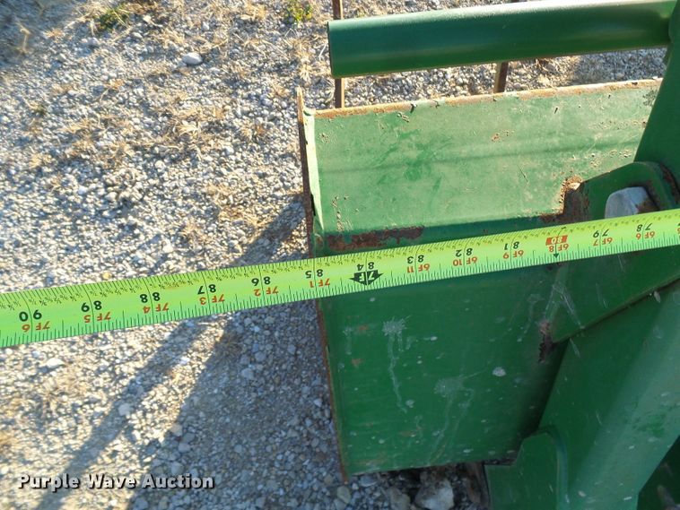 image for item DG5549 John Deere grapple bucket