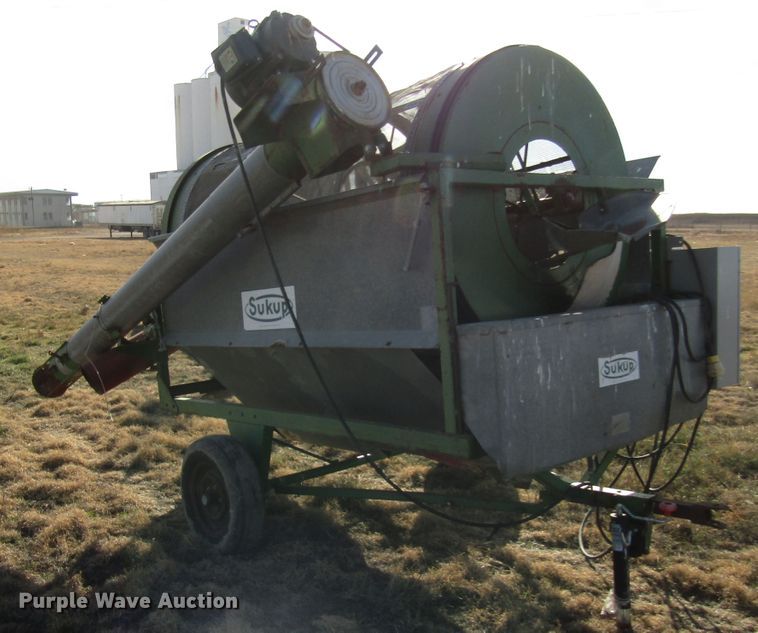 image for item DG6725 Sukup seed cleaner