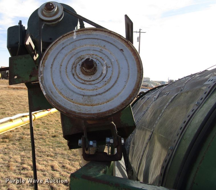 image for item DG6725 Sukup seed cleaner