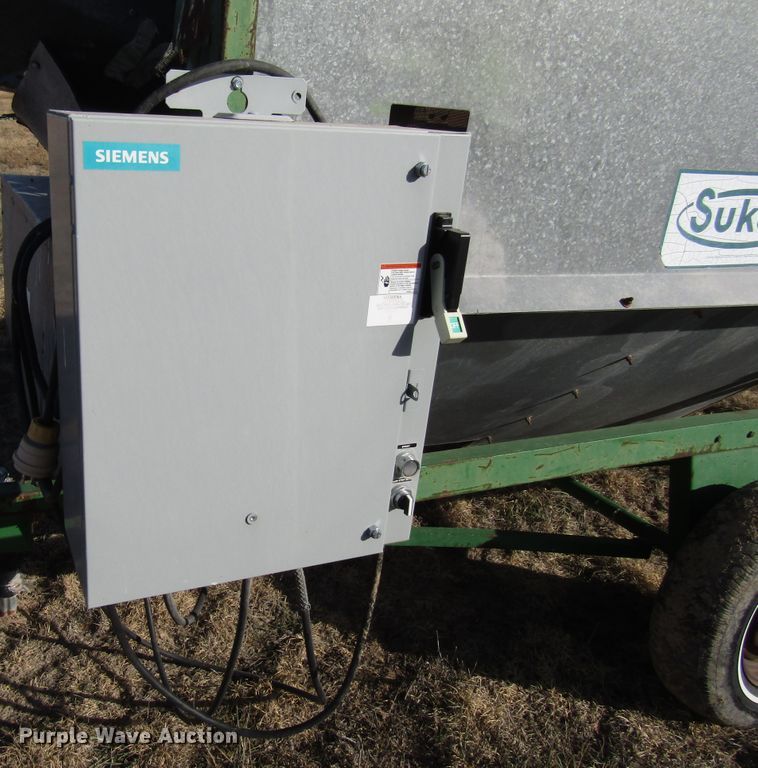 image for item DG6725 Sukup seed cleaner