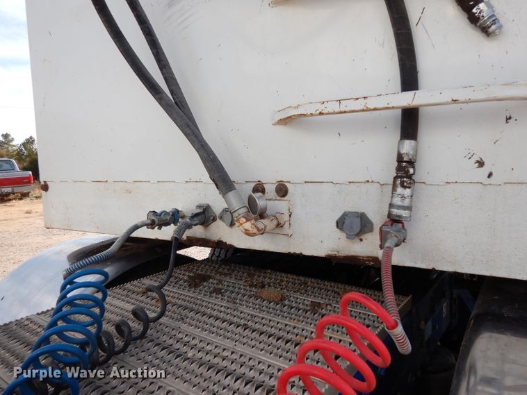 image for item DH2252 2009 Aeroswint silage trailer