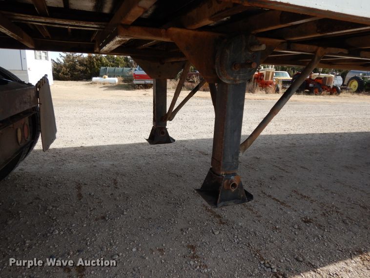 image for item DH2252 2009 Aeroswint silage trailer