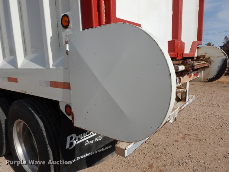 image for item DH2252 2009 Aeroswint silage trailer