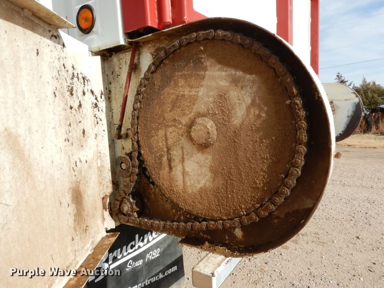 image for item DH2252 2009 Aeroswint silage trailer