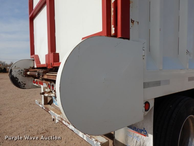 image for item DH2252 2009 Aeroswint silage trailer