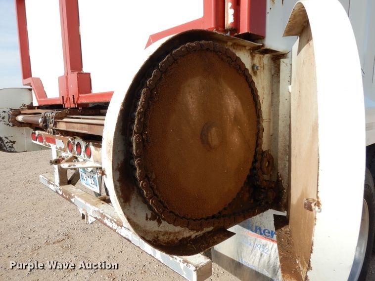 image for item DH2252 2009 Aeroswint silage trailer