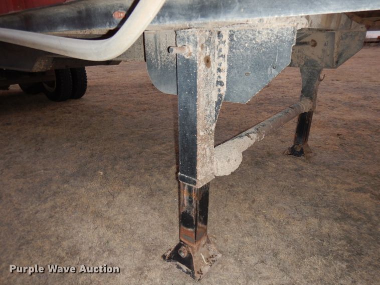 image for item DH2255 2007 Yellow X Trailers SJ9 silage trailer