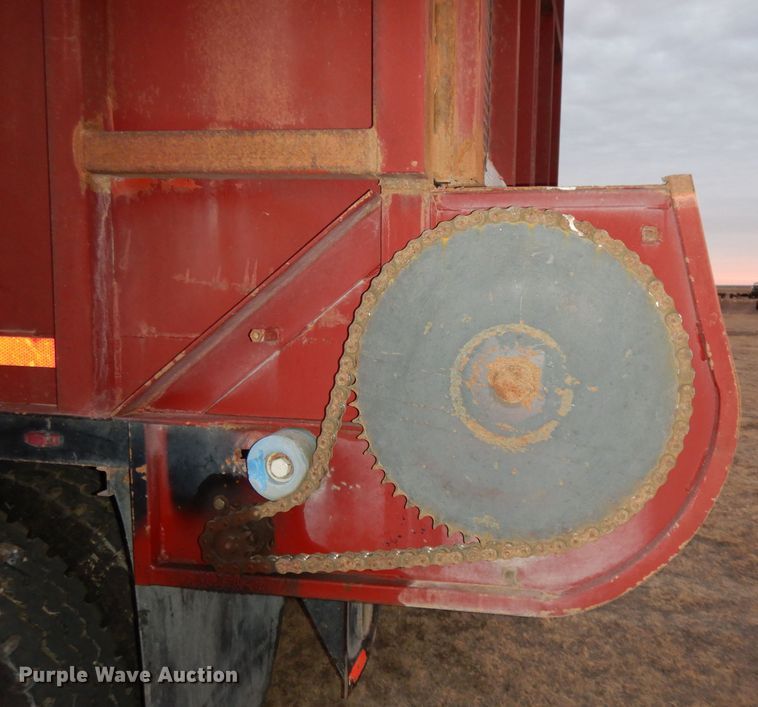 image for item DH2255 2007 Yellow X Trailers SJ9 silage trailer