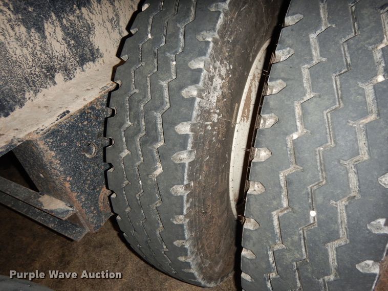 image for item DH2255 2007 Yellow X Trailers SJ9 silage trailer