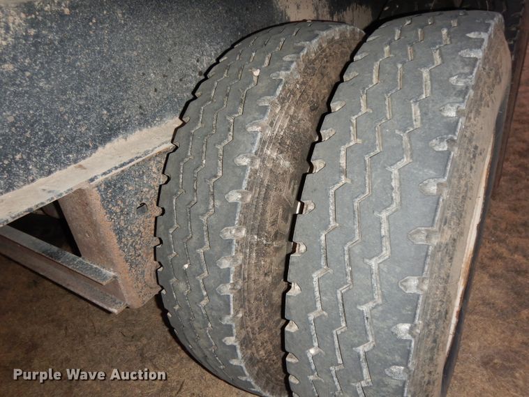 image for item DH2255 2007 Yellow X Trailers SJ9 silage trailer