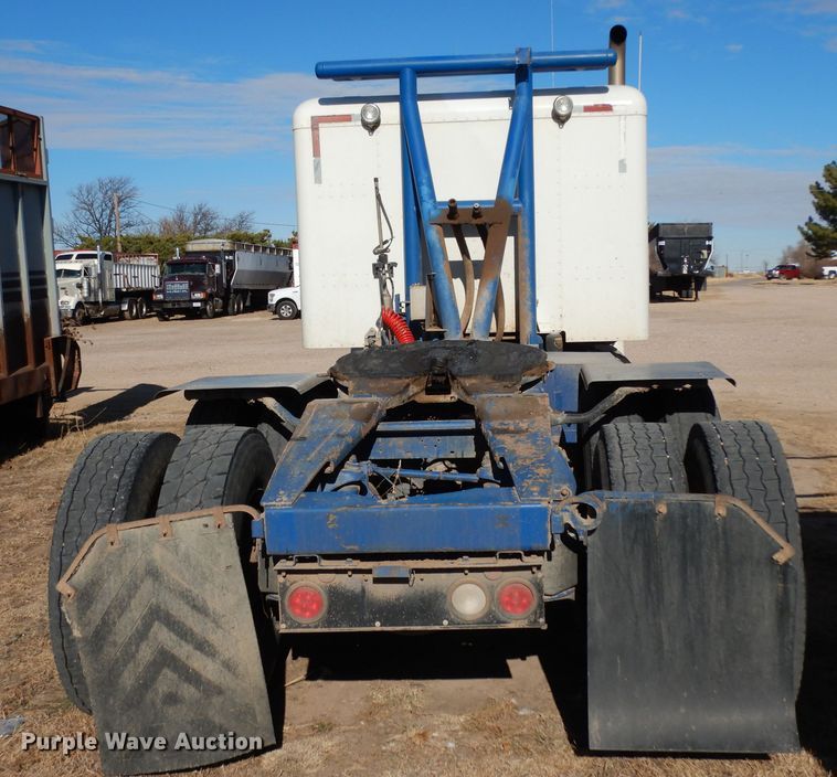 image for item DH2257 2006 Peterbilt 378 semi truck