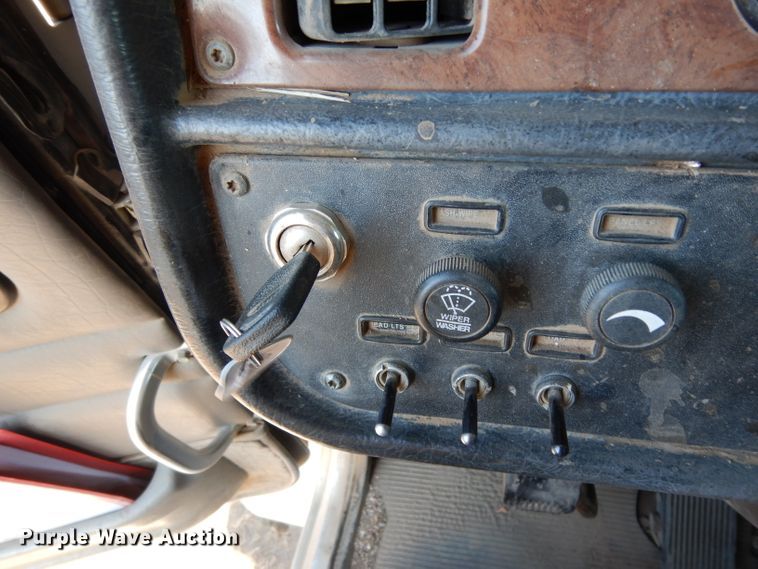 image for item DH2257 2006 Peterbilt 378 semi truck