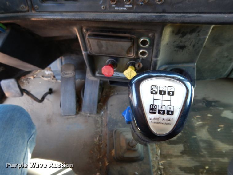 image for item DH2257 2006 Peterbilt 378 semi truck