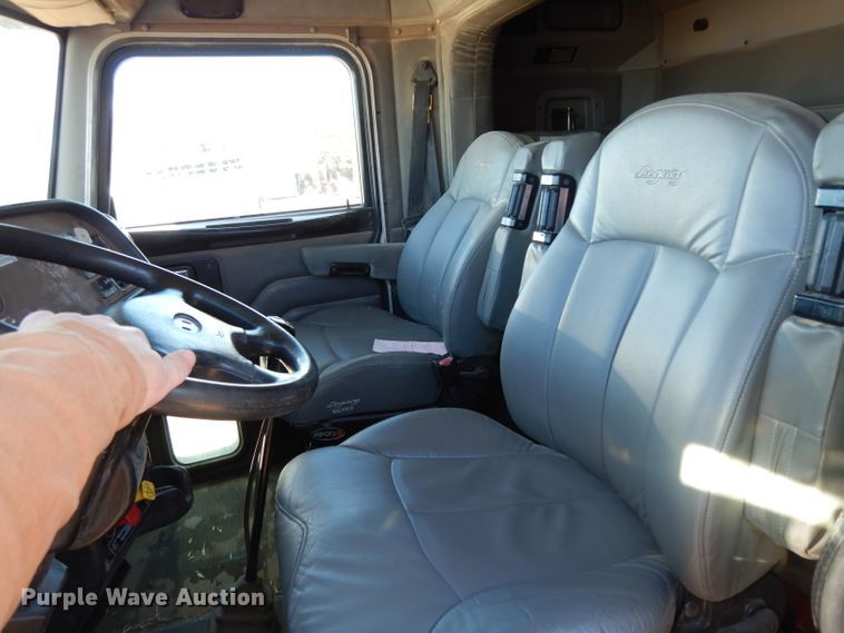 image for item DH2257 2006 Peterbilt 378 semi truck