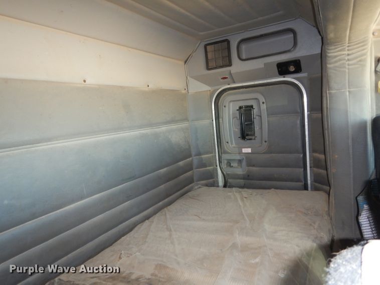 image for item DH2257 2006 Peterbilt 378 semi truck