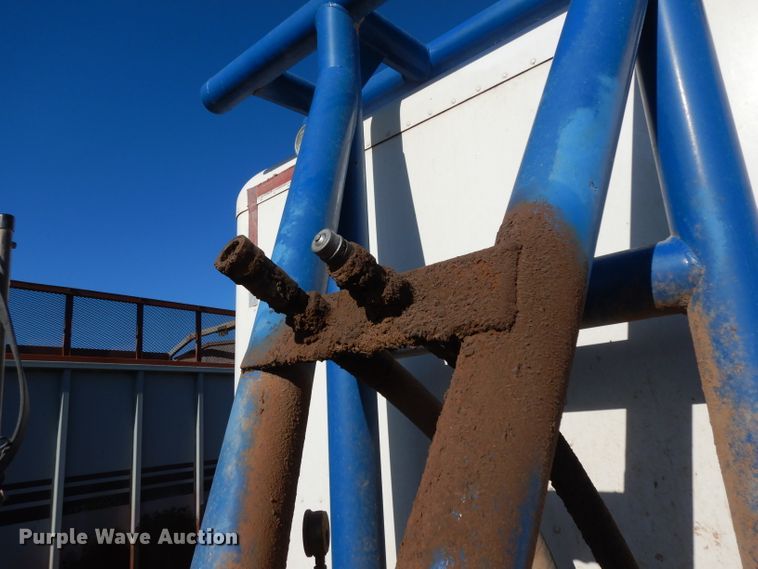 image for item DH2257 2006 Peterbilt 378 semi truck