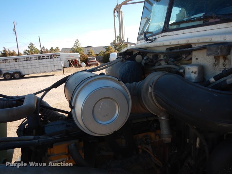 image for item DH2257 2006 Peterbilt 378 semi truck