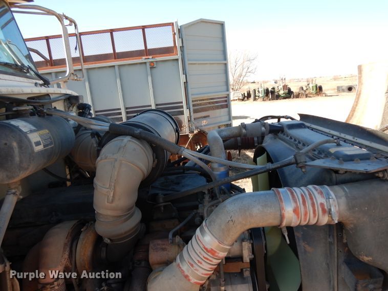 image for item DH2257 2006 Peterbilt 378 semi truck