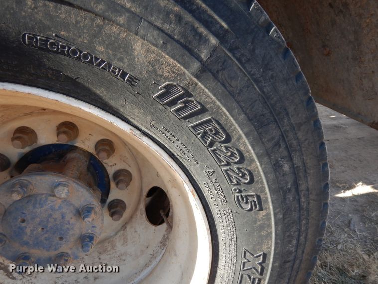 image for item DH2257 2006 Peterbilt 378 semi truck