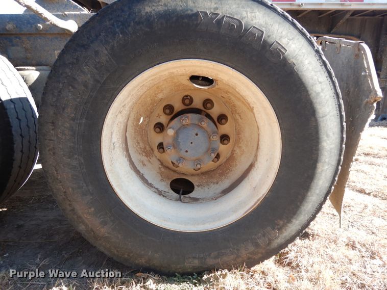 image for item DH2257 2006 Peterbilt 378 semi truck