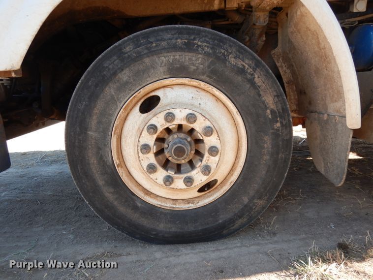 image for item DH2257 2006 Peterbilt 378 semi truck