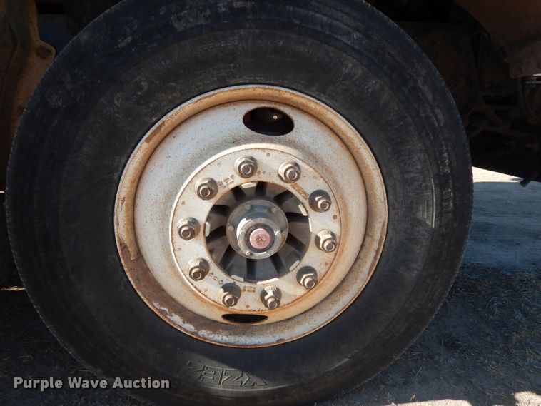 image for item DH2257 2006 Peterbilt 378 semi truck